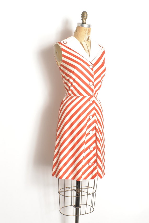 Vintage 1960s Dress / 60s Chevron Striped Mini Dr… - image 4