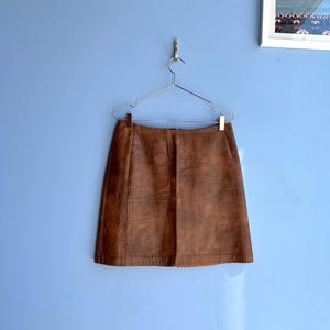 Vintage 1970s Skirt / 70s Genuine Leather Mini Skirt / Brown ( medium M )