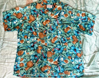 Vintage 1940s Shirt / 40s Men's Hawaiian Rayon Button Up by South Pacific / Blue Green ( S M )