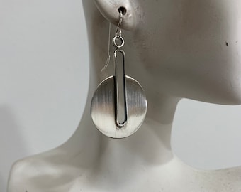 Round, Light And Bold Earrings