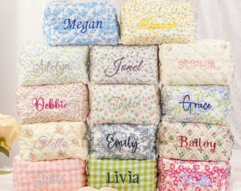 Spersonalizowana kosmetyczka z kwiatowym wzorem, kosmetyczka z haftowanym imieniem, prezent dla druhny, śliczna kosmetyczka z kwiatowym wzorem, kosmetyczka podróżna