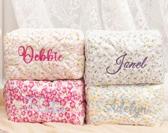 Urocza, spersonalizowana kosmetyczka, kosmetyczka z haftowanym imieniem, prezent dla druhny, miękka torba podróżna, prezent dla niej