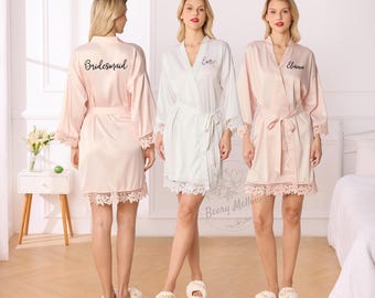Spersonalizowany koronkowy szlafrok dla druhny, prezent na wieczór panieński i wieczór panieński, pasujący szlafrok dla dziewczynki sypiącej kwiaty