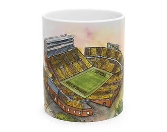 Taza de café del estadio de los Iowa Hawkeyes: regalo para fanáticos del deporte (325 ml o 440 ml)