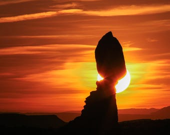 Sunset Ballet Over Earth&#39;s Pinnacle