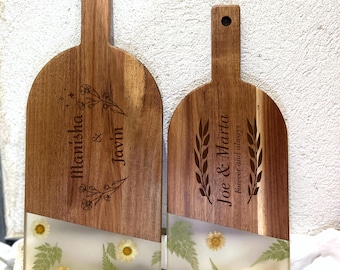 Gepersonaliseerde gedroogde bloemen hars charcuterieplank, serveerplank, snijplank, Moederdagcadeau voor moeder, bruiloft, verjaardag, housewarmingcadeau