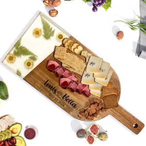 Personalized Dried Flower Resin Charcuterie Board,serving board, Cutting Board,Mother's Day Gift for Mom,Wedding,Birthday,Housewarming Gift image 1