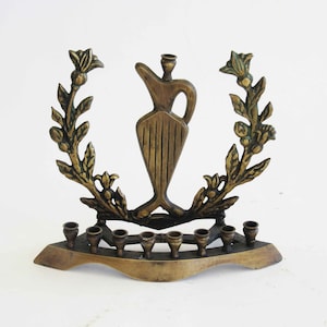 Una menorá hanukkah vintage de latón macizo, hanuka menora, chanukia, chanukah menorah, judaica,