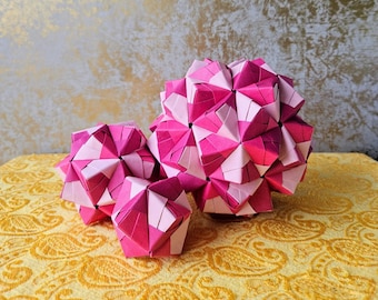Juego de bolas de origami modulares rosas Sonobe Kusadama: 12, 30 y 90 unidades.