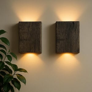 Wandleuchte aus Altholz, FSC Rustikale Holzleuchte, Handgemachte Eco Industrial Wanddekoration