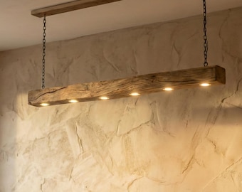 Lámpara colgante de viga de roble recuperada, iluminación rústica de estilo granja.