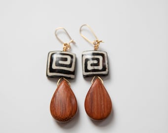 Abrstact design tribal wood earring