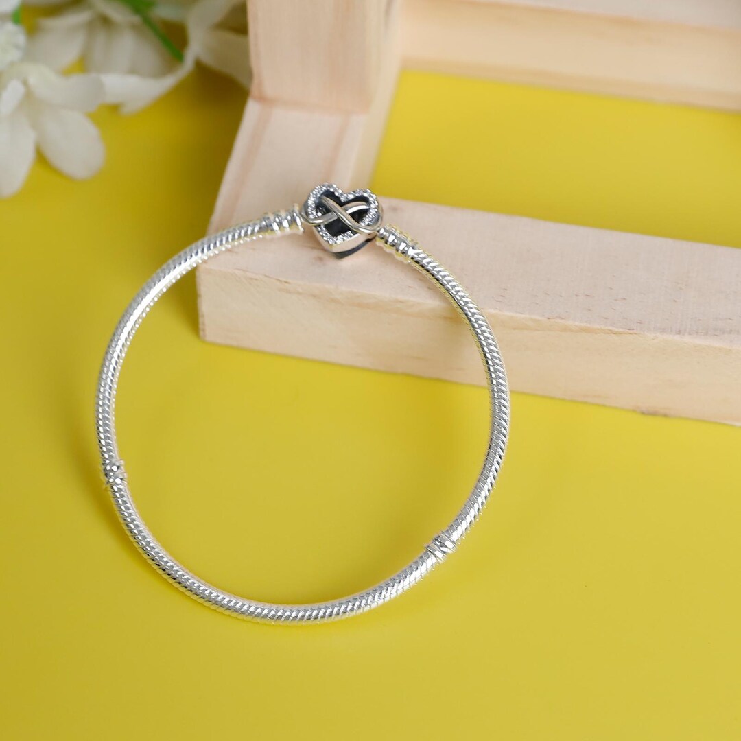 Pandora Moments Sparkling Heart Eternal Symbol Clasp Snake Bone Chain ...