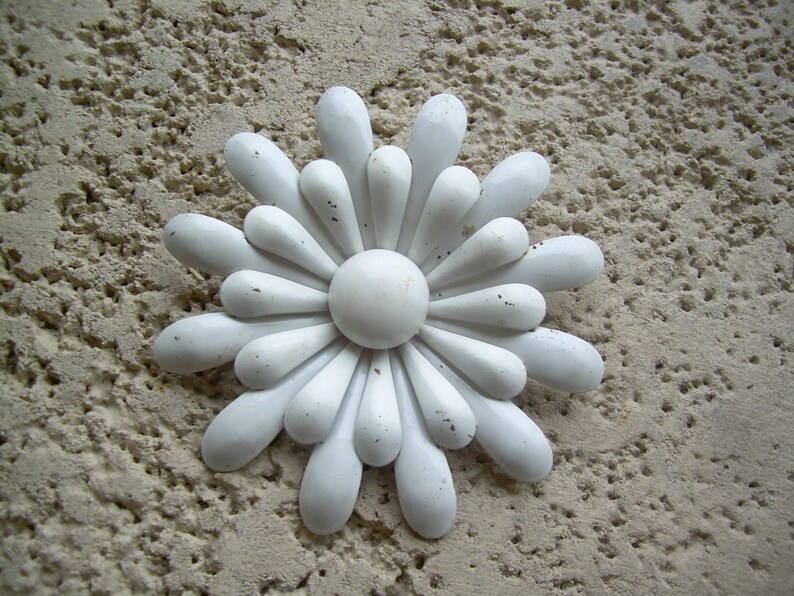 Retro White Metal enamel Flower super trendy and cute Great for bridal Bouquet