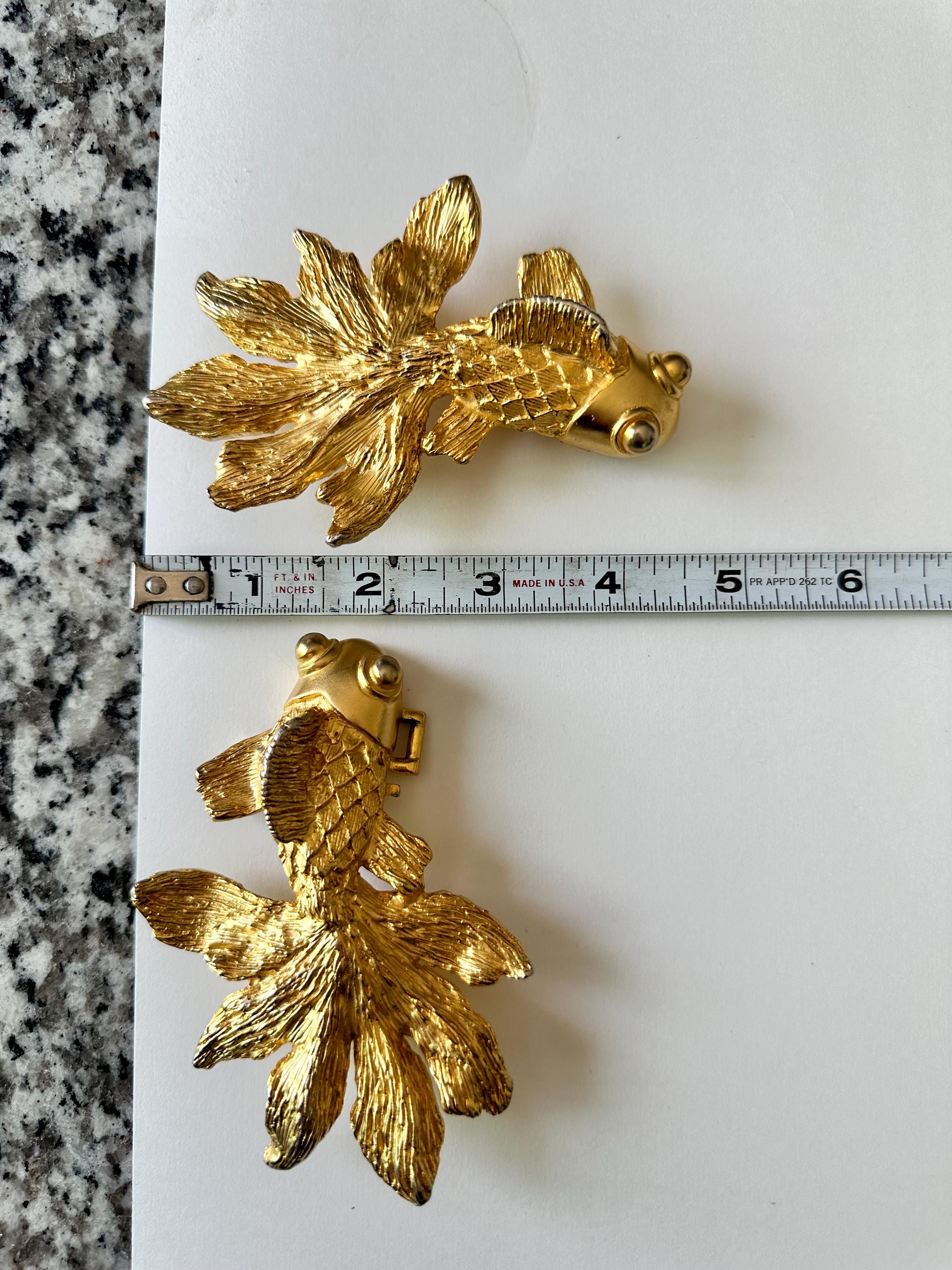 Vintage Mimi di N Koi Gold Fish Two Piece Interlocking Belt Buckle Women\'s Vintage Designer Mimi Di N High Fashion- Koi Fish 2 Pc. Gold  main image 3