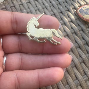 Einzigartiger Vintage Goldton Einhorn Pin, in neuem Vintage Zustand