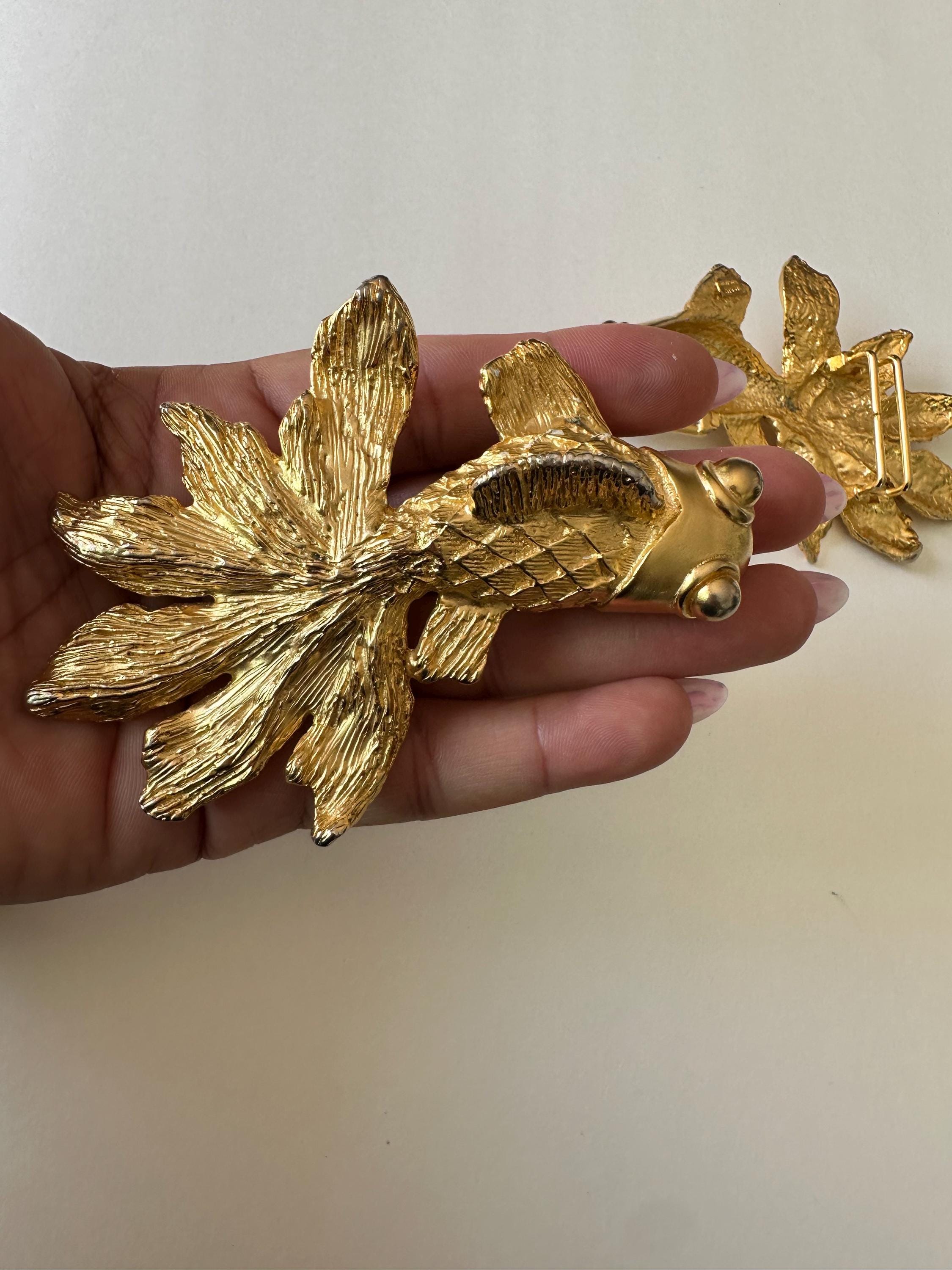 Vintage Mimi di N Koi Gold Fish Two Piece Interlocking Belt Buckle Women\'s Vintage Designer Mimi Di N High Fashion- Koi Fish 2 Pc. Gold  main image 2