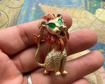 Lovely Vintage unmarked Whimsical lion Brooch with green eyes, and a orange mane