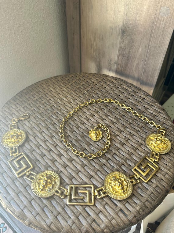 Vintage Gold Tone Lion and Greek Key Belt- Made in Korea - Etsy display picture 2
