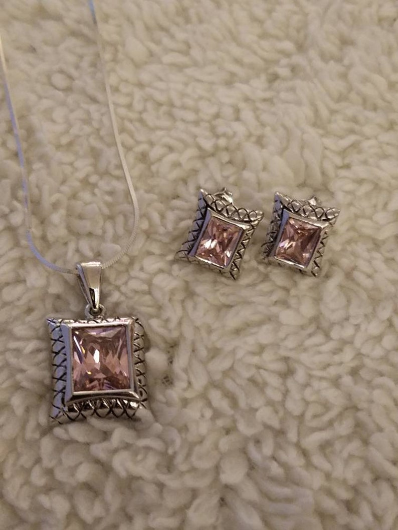Stunning pink ice 925 sterling silver earring and necklace set