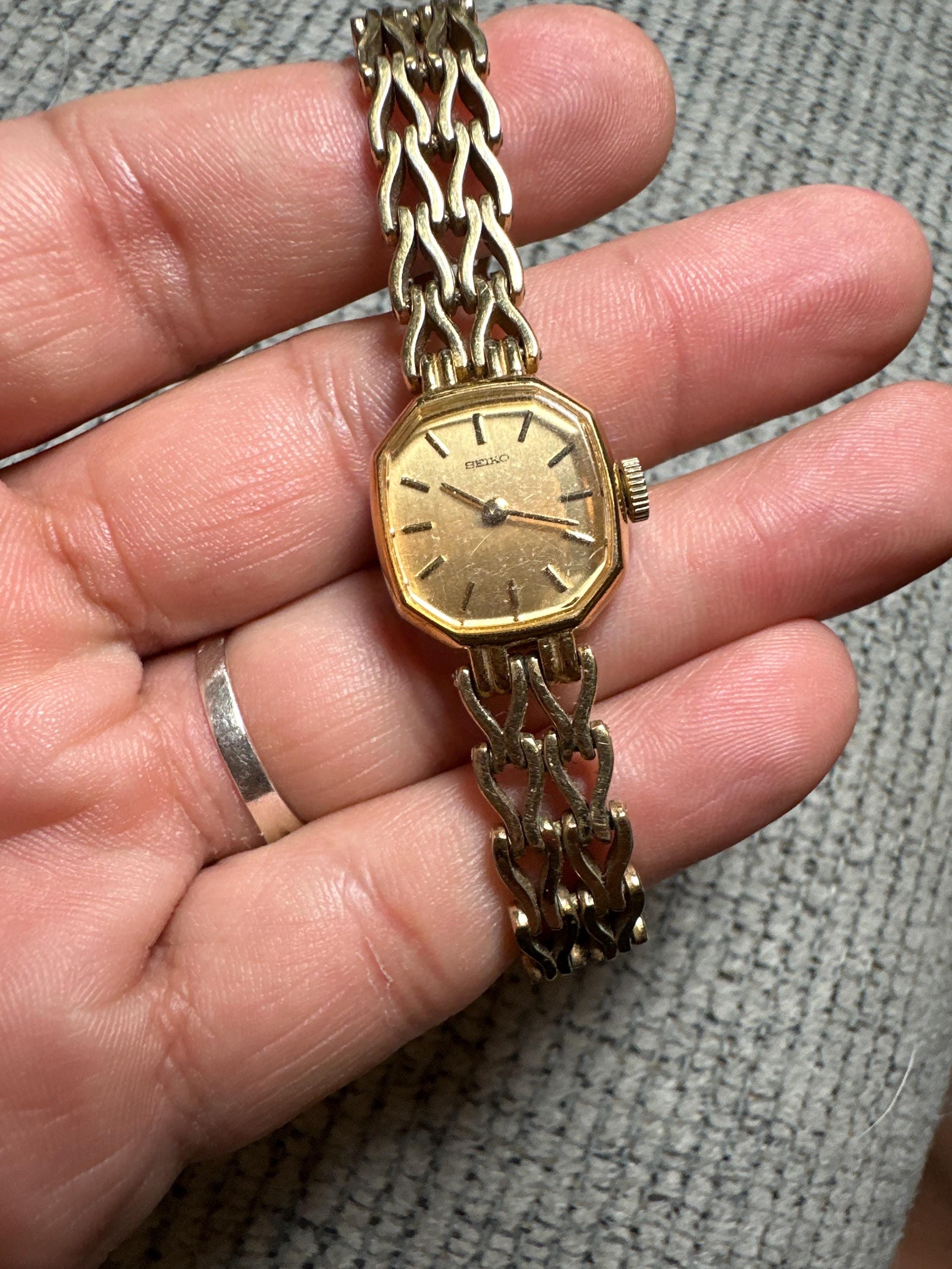 Vintage gold tone Seiko ladies wrist watch, wind up Vintage SEIKO Women main image 2