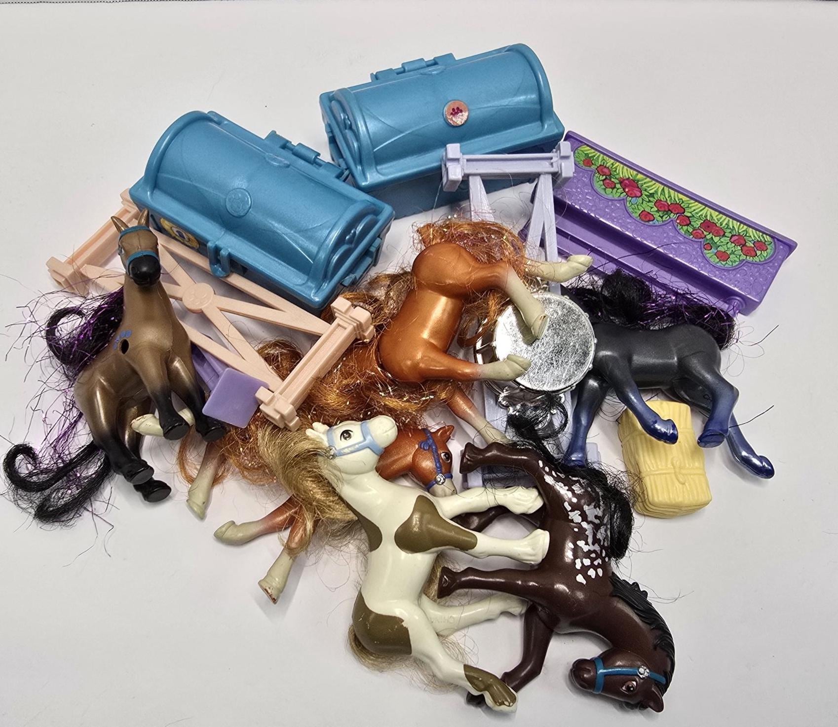 SELLE MINIATURE EN cuir de cheval western à fleurs de 8 po. EUR 437,46
