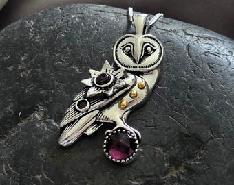 Colgante de búho de plata de ley con granates - Colgante de granate (piedra de nacimiento) - Collar de búho de plata - Collar de lechuza común - Colgante de piedra lunar