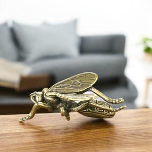Handcrafted Solid Brass Bee Figurine Miniature Tea Pet Ornament Desktop Small Animal Sculpture Unique Home Decoration & EagleInspired Crafts