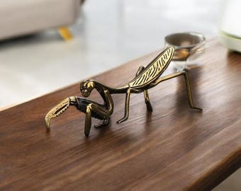 Brass Praying Mantis Figurine: Vintage Style Insect Sculpture