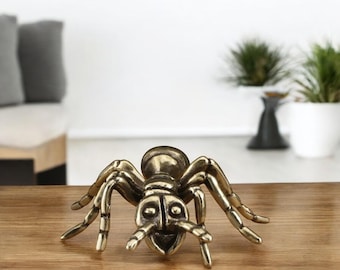 Figura de mantis de cobre vintage: Escultura antigua de insecto mascota de té