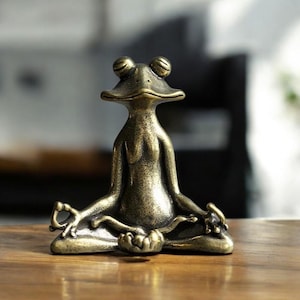 Retro Brass Zen Frog Figurine Meditating Frog Statue Copper Tea Pet, Desk Decoration Feng Shui Ornament, Gift for Yoga and Meditation Lovers