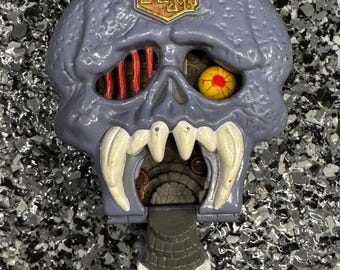 1992 Vintage playset Mighty Max Skull Dungeon