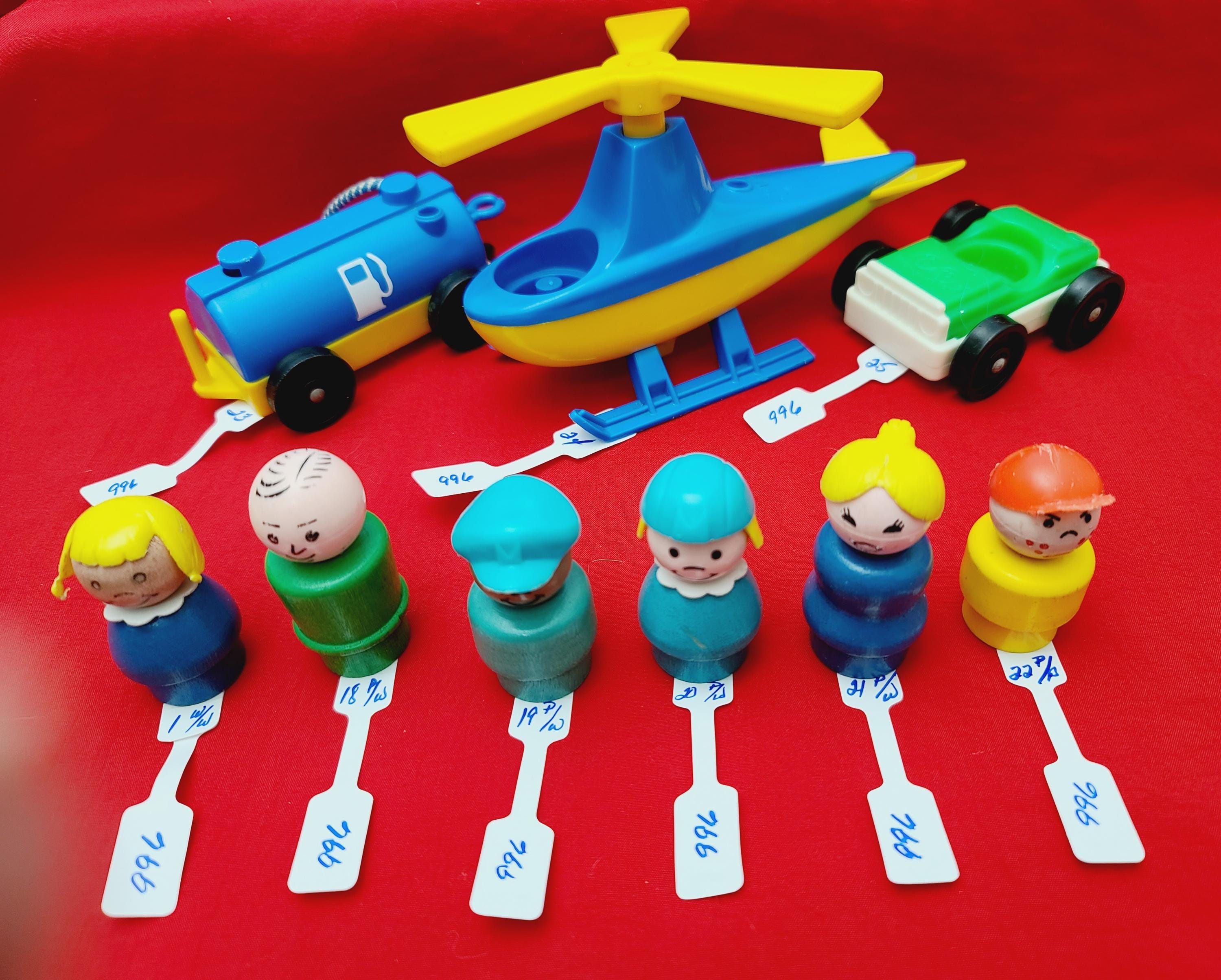 vintage Fisher price ハッピーリトルヘリコプター Vintage Police Fisher Price helicopter And little people