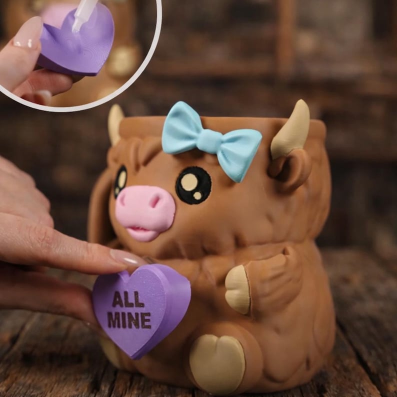 Highland Cow Eiscreme-Halter – Mit Griff & Löffel, Wiederverwendbarer Pint-Becherhalter Mit Snack-Schublade, 17 Cm, Schwarz, Für Eiscreme & Dosen