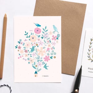 Carte simple, illustration d'un bouquet de fleurs et des oiseaux, enveloppe recyclée