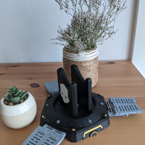 Helldivers Controller Stand | PS4, PS5, PC Gamepad Holder | Desk & Gaming Room Decor | Sci-Fi Gamer Gift | PlayStation Accessory Display image 2