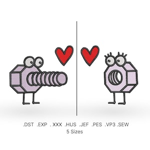 Könnte beinhalten: Zwei Comicfiguren, die jeweils die Form einer Mutter und einer Schraube haben, stehen sich gegenüber. Sie haben große Augen und halten jeweils ein rotes Herz. Der Text unter dem Bild lautet '.DST .EXP .XXX .HUS .JEF .PES .VP3 .SEW 5 Größen'.