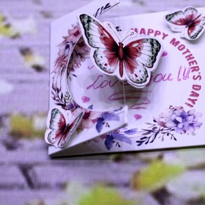 de Carte de voeux pour la fête des mères | Carte en papier à faire soi-même | Téléchargement instantané. Carte de fête des mères imprimable en 3D. Conception de porte papillon. Artisanat pour enfants