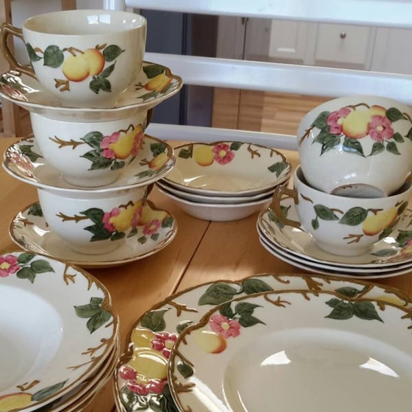 RARE and Amazing Johnson Brothers Peach Bloom dishes Set 21 pieces