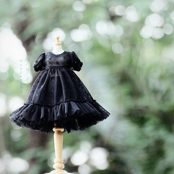 Neo Blythe Dolly Black dress