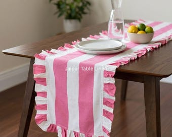 Camino de mesa a rayas rosas y blancas