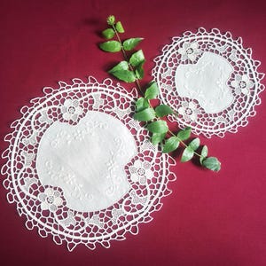 Set of 2 Round Linen Lace Doilies – Hand Embroidered Beige Cotton Thread – Decorative Placemats 19cm & 29cm – Quat Dong Artisan Craft