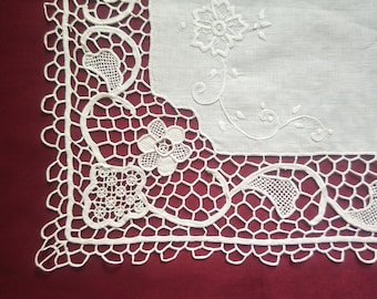 Hand Embroidered Linen Table Runner: Vintage Lace Crochet, 89x39cm