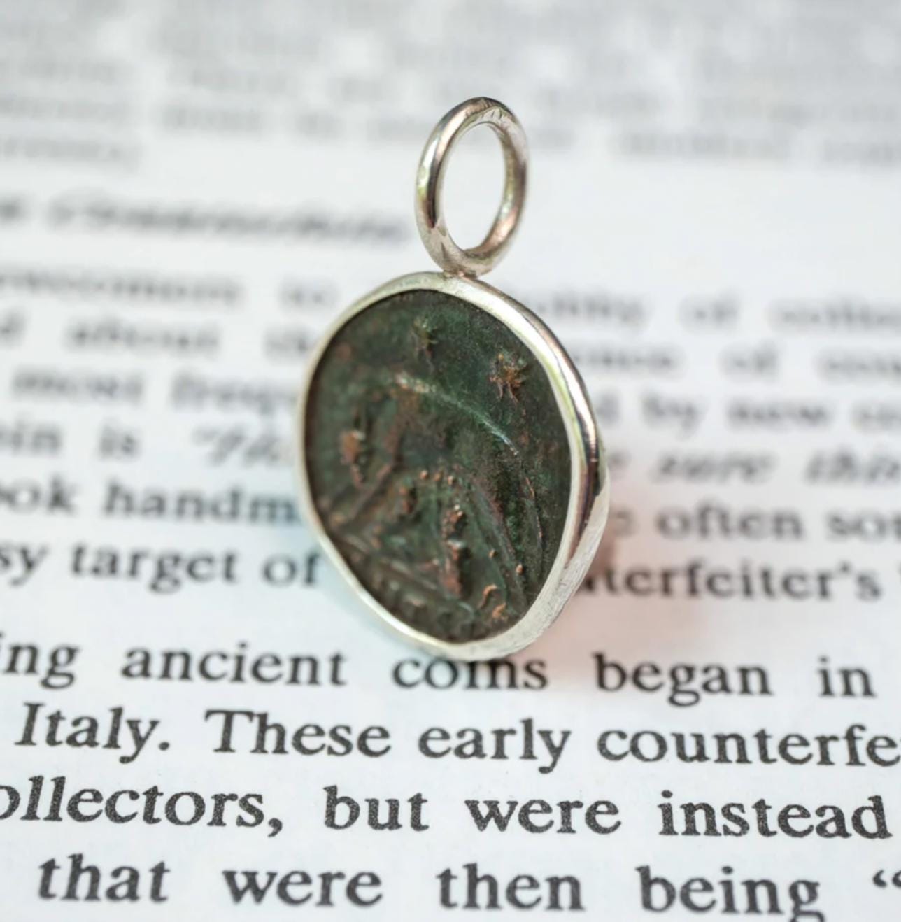 コンスタンティヌス1世 – ロムルスとレムス ブロンズ - Etsy 日本