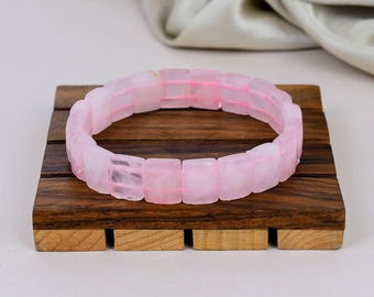 Pulsera de cuentas cuadradas facetadas de cuarzo rosa natural, joyería hecha a mano con piedra rosa.