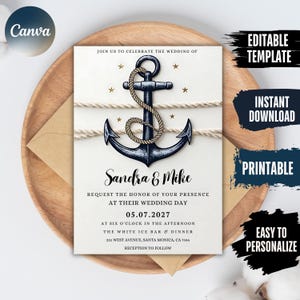 Puede incluir: Una invitación de boda de temática náutica con una ilustración de ancla azul y blanca, cuerda y estrellas doradas. El texto dice "Únase a nosotros para celebrar la boda de Sandra & Mike. Solicite el honor de su presencia en su día de boda. 05.07.2027. A las seis en punto de la tarde. The White Ice Bar & Dinner. 251 West Avenue, Santa Monica, CA 7346. Recepción a continuación."