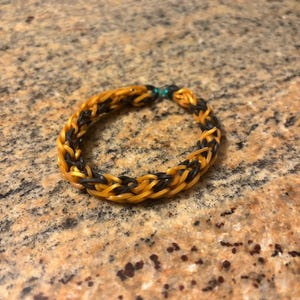 Crossing Rainbow Loom Bracelet