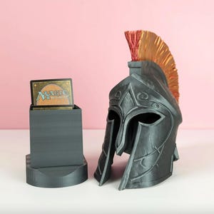 Spartan Helmet Deck Box – Presente Magic the Gathering | Acessório EDH Commander | Porta-cartas inspirado em Theros