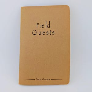Field Quests Pocket-Sized Notebook – Gerenciador de tarefas inspirado em aventuras com sistema de recompensas, definição de metas – 48 páginas - Pacote com 3