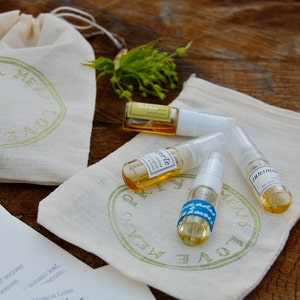 Natural Perfume Cologne sample set fresh organic unisex fragrances 1 ml samples in a muslin bag image 3